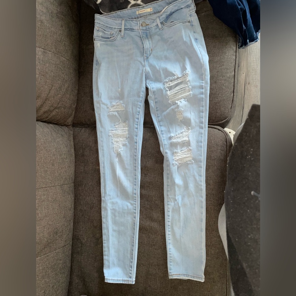 Levi’s light washed ripped skinny jeans
